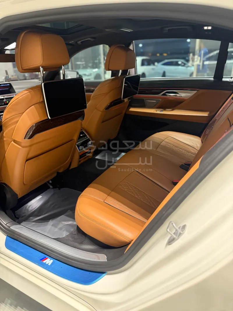 2020 بي ام دبليو الفئة السابعة 730 إل أي