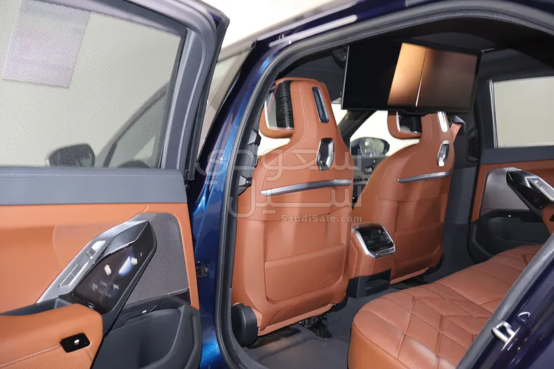 2025 بي ام دبليو الفئة السابعة 735أي