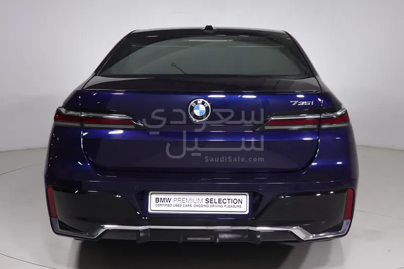 2025 بي ام دبليو الفئة السابعة 735أي