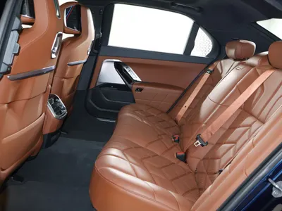 2025 بي ام دبليو الفئة السابعة 735أي