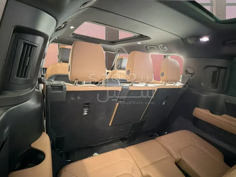 2025 لاند روفر ديفيندر 130 اكس