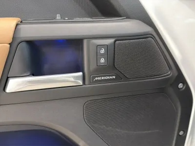 2025 لاند روفر ديفيندر 130 اكس