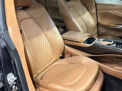 2021 استون مارتن دي بي اكس