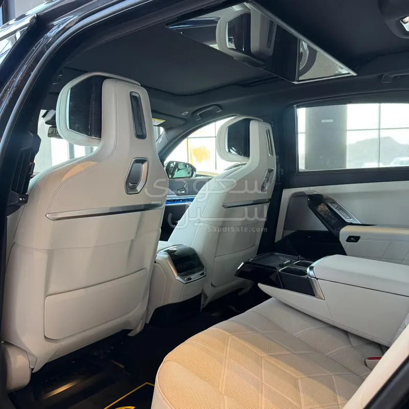 2026 بي ام دبليو الفئة السابعة 735أي