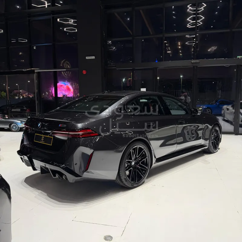 2026 بي ام دبليو الفئة ام إم 5