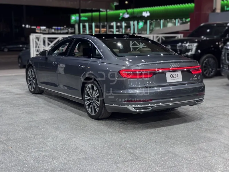 2019 اودي اي 8 ال 55تي اف اس أي