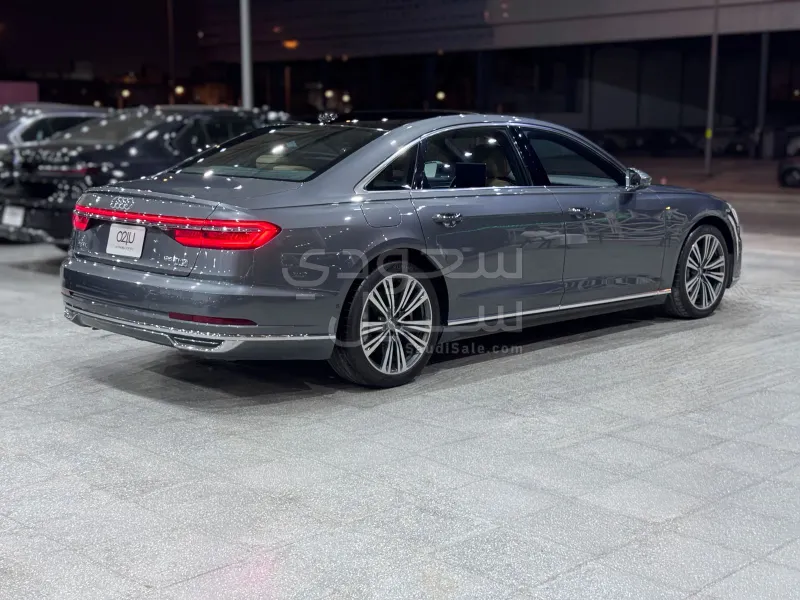 2019 اودي اي 8 ال 55تي اف اس أي