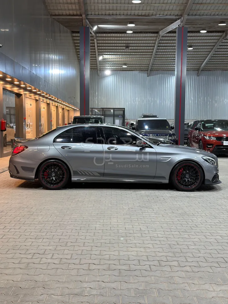 2016 مرسيدس - بنز سي 63إٍس أي إم جي