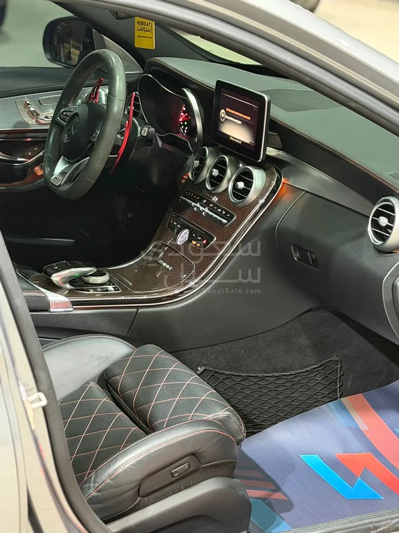 2016 مرسيدس - بنز سي 63إٍس أي إم جي