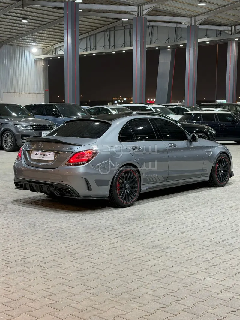 2016 مرسيدس - بنز سي 63إٍس أي إم جي