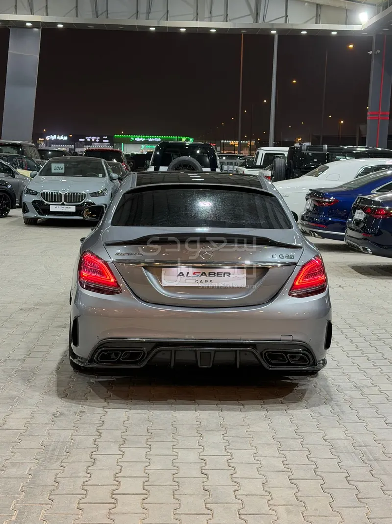 2016 مرسيدس - بنز سي 63إٍس أي إم جي