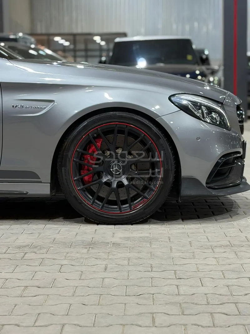 2016 مرسيدس - بنز سي 63إٍس أي إم جي