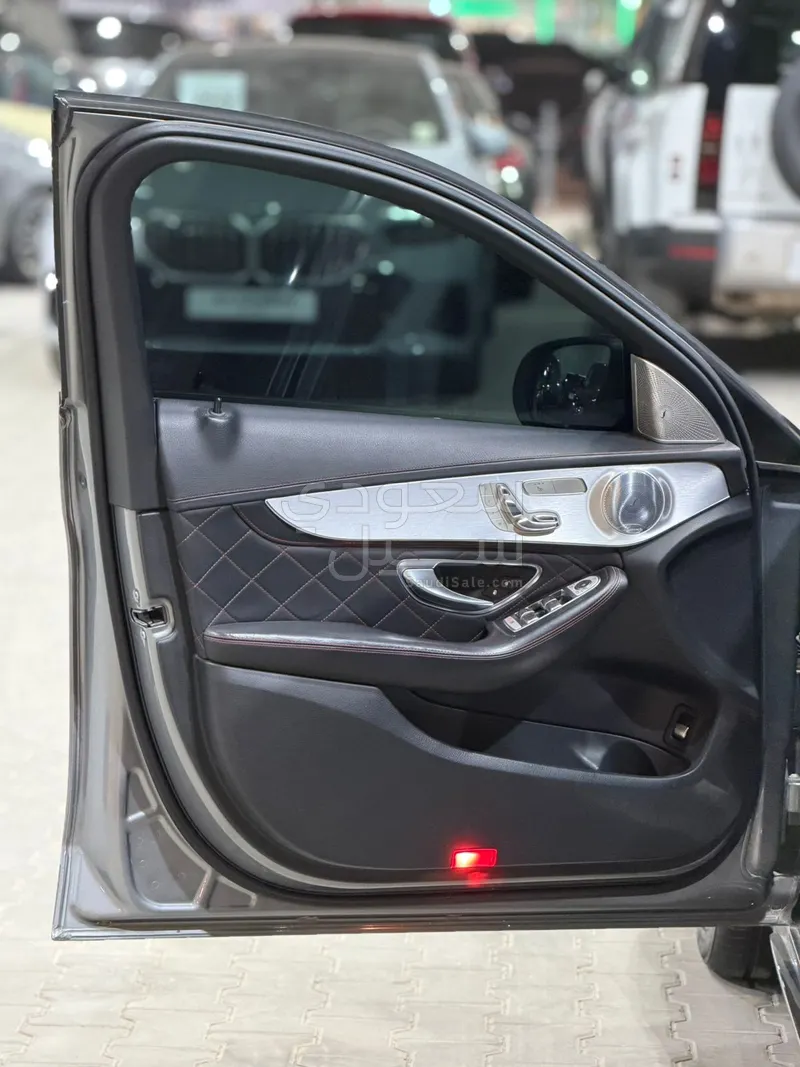 2016 مرسيدس - بنز سي 63إٍس أي إم جي