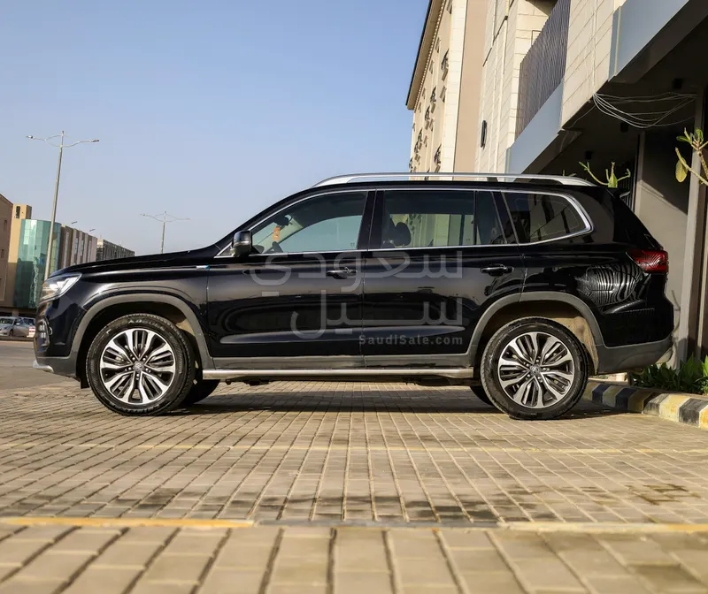 2020 ام جي ار اكس 8