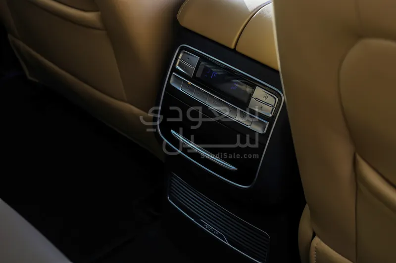 2020 ام جي ار اكس 8