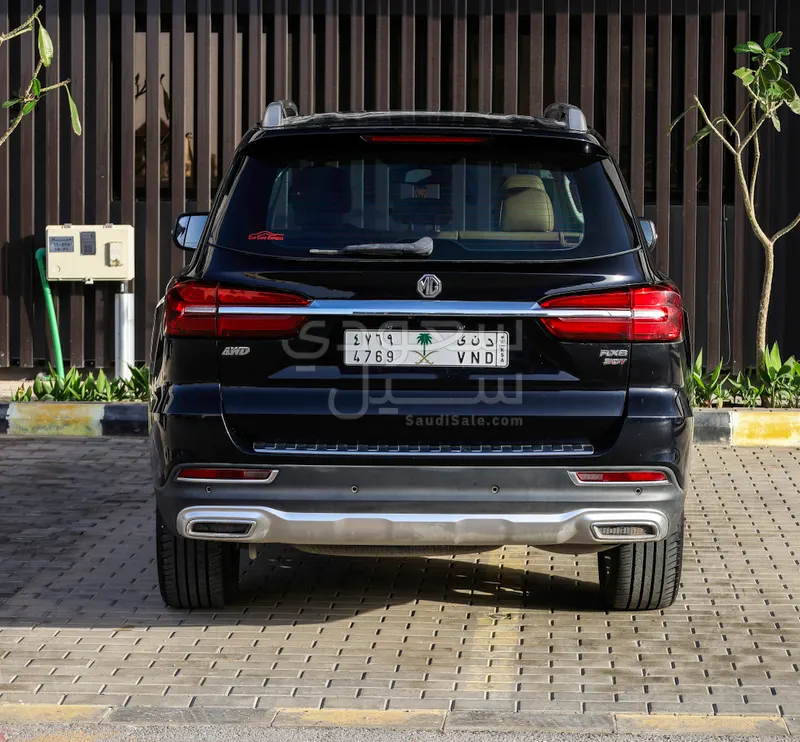 2020 ام جي ار اكس 8