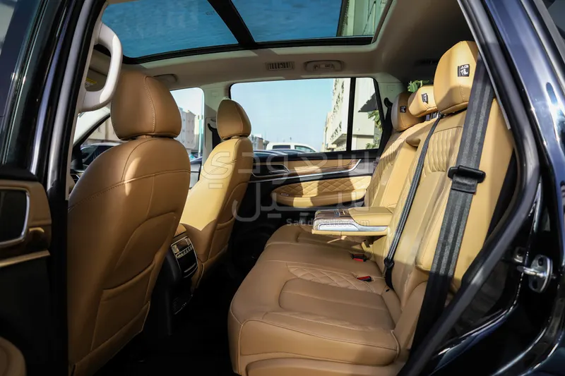 2020 ام جي ار اكس 8