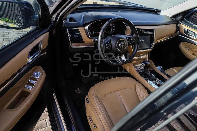 2020 ام جي ار اكس 8