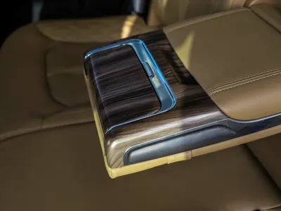 2020 ام جي ار اكس 8