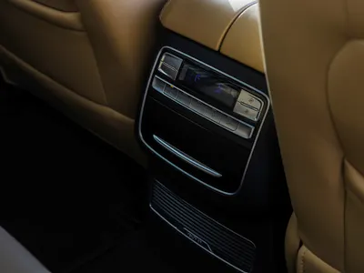 2020 ام جي ار اكس 8