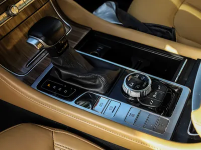 2020 ام جي ار اكس 8