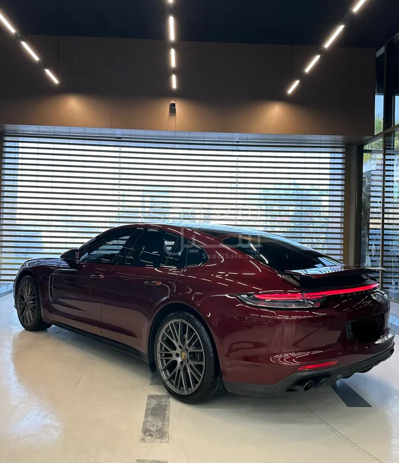 2022 بورش بانميرا بلاتنيوم اديشن