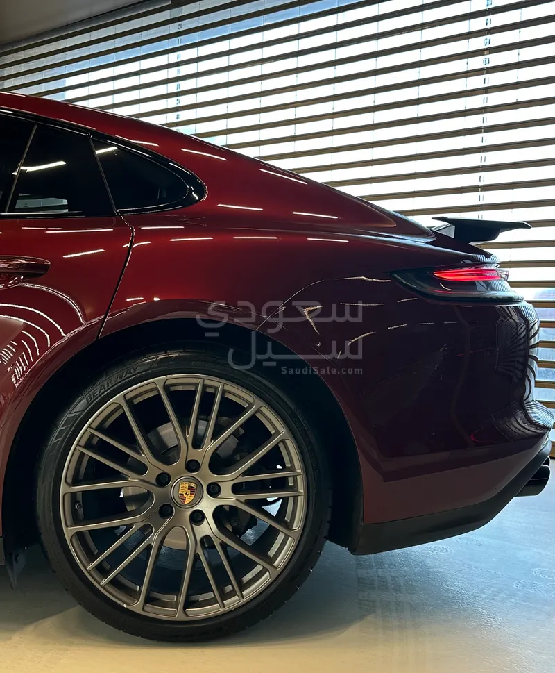 2022 بورش بانميرا بلاتنيوم اديشن