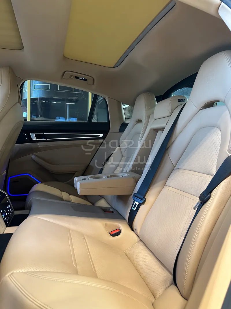 2022 بورش بانميرا بلاتنيوم اديشن