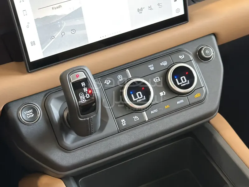 2025 لاند روفر ديفيندر 90