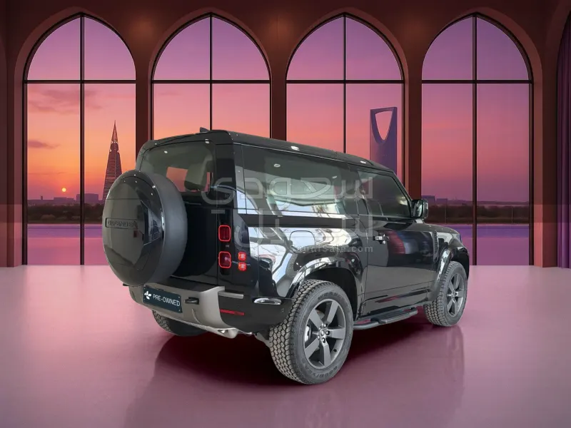 2025 لاند روفر ديفيندر 90