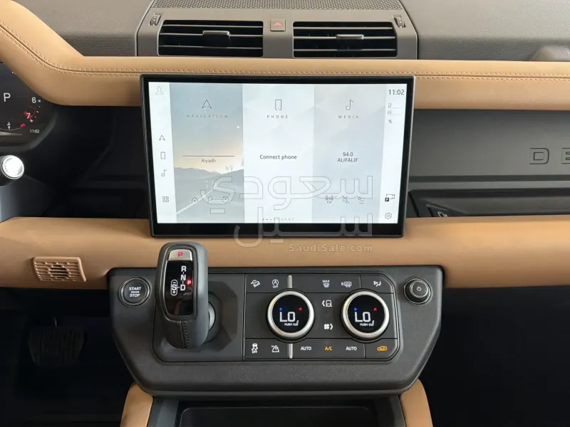 2025 لاند روفر ديفيندر 90