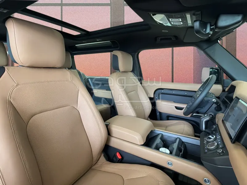 2025 لاند روفر ديفيندر 90
