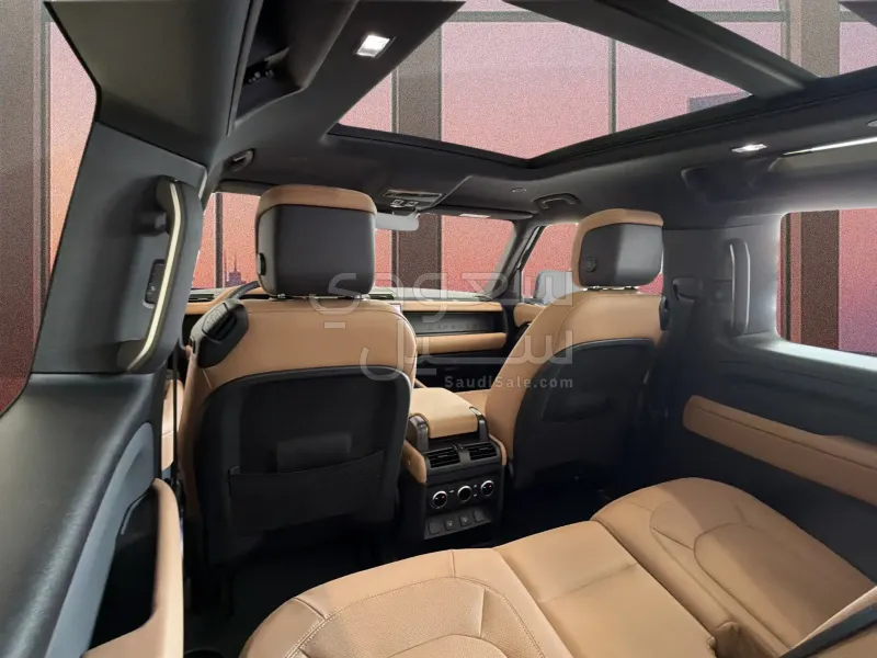 2025 لاند روفر ديفيندر 90