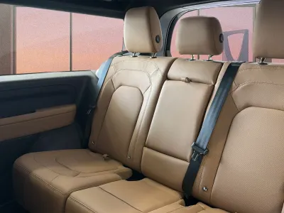 2025 لاند روفر ديفيندر 90