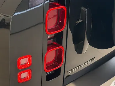 2025 لاند روفر ديفيندر 90