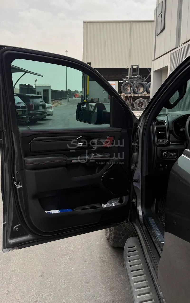 2024 دودج رام تي ار اكس