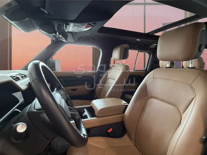 2024 لاند روفر ديفيندر اكس 110