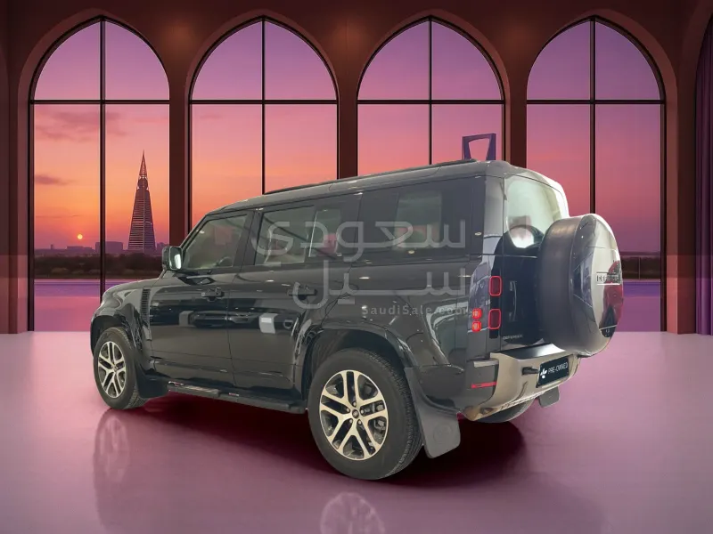 2024 لاند روفر ديفيندر اكس 110