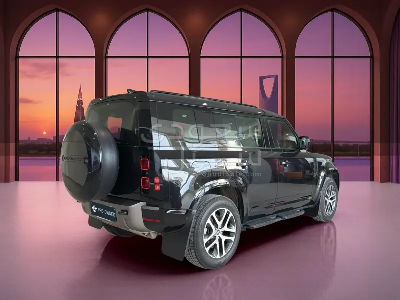 2024 لاند روفر ديفيندر اكس 110