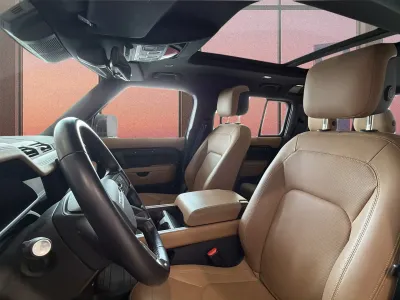 2024 لاند روفر ديفيندر اكس 110