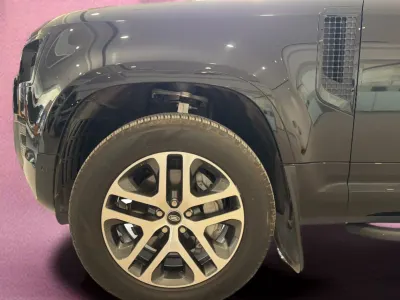 2024 لاند روفر ديفيندر اكس 110