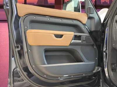 2024 لاند روفر ديفيندر اكس 110