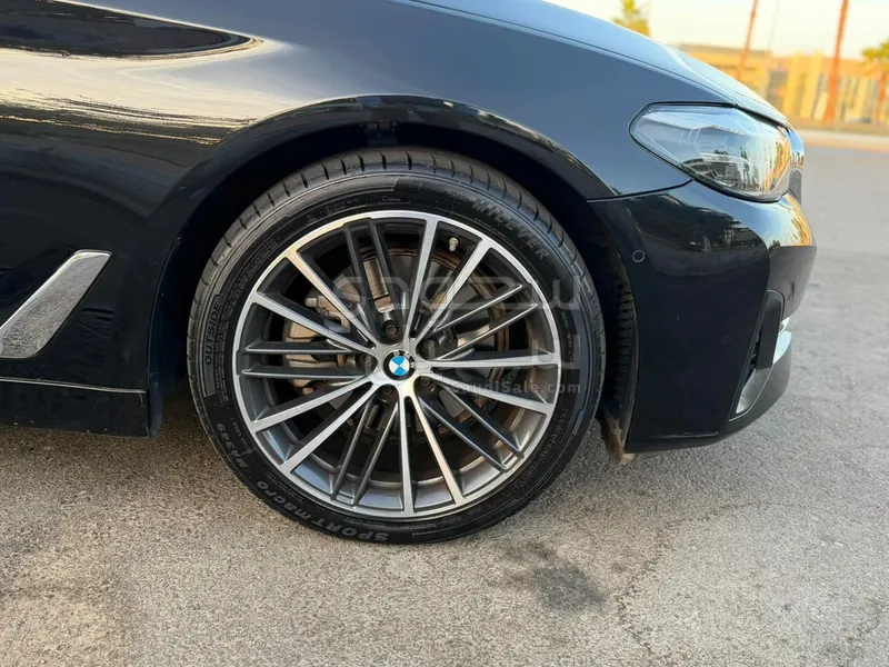 2022 بي ام دبليو الفئة الخامسة 520 أي