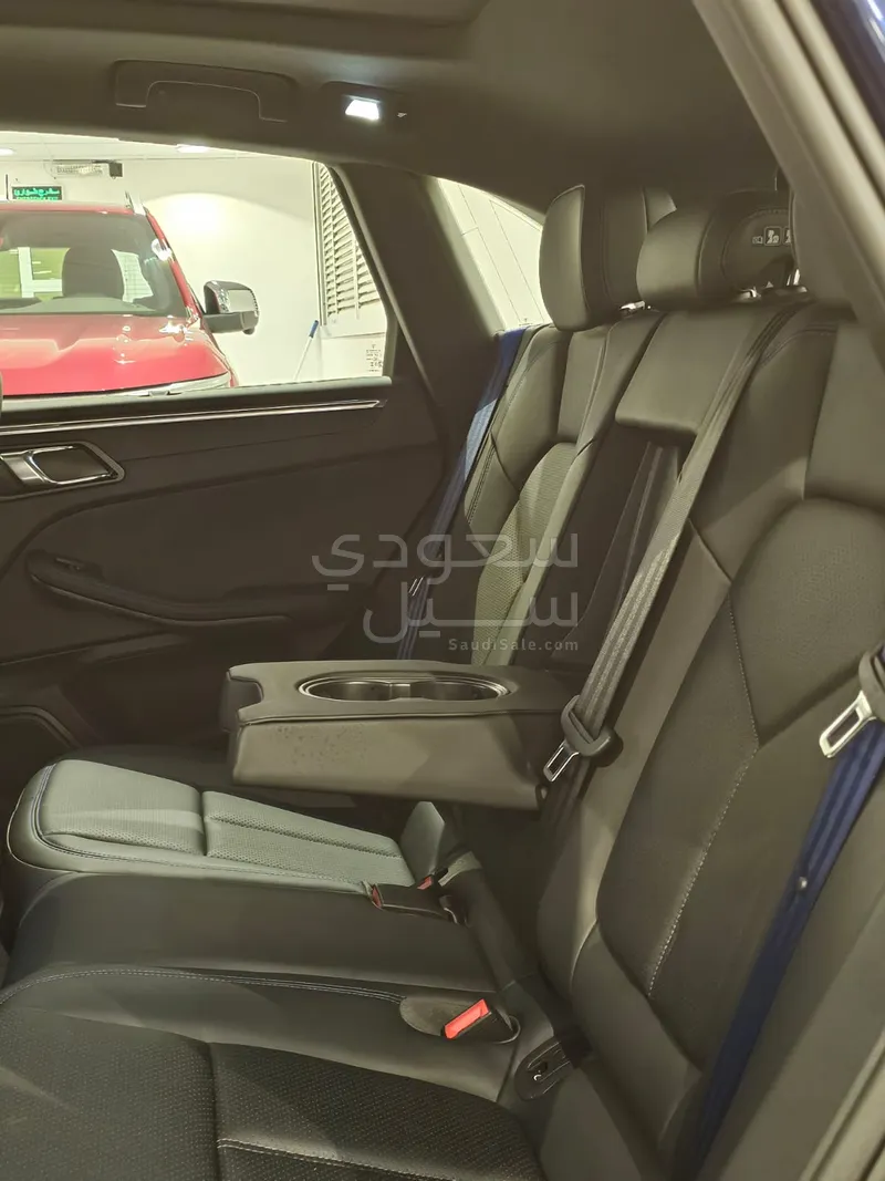 2025 بورش ماكان