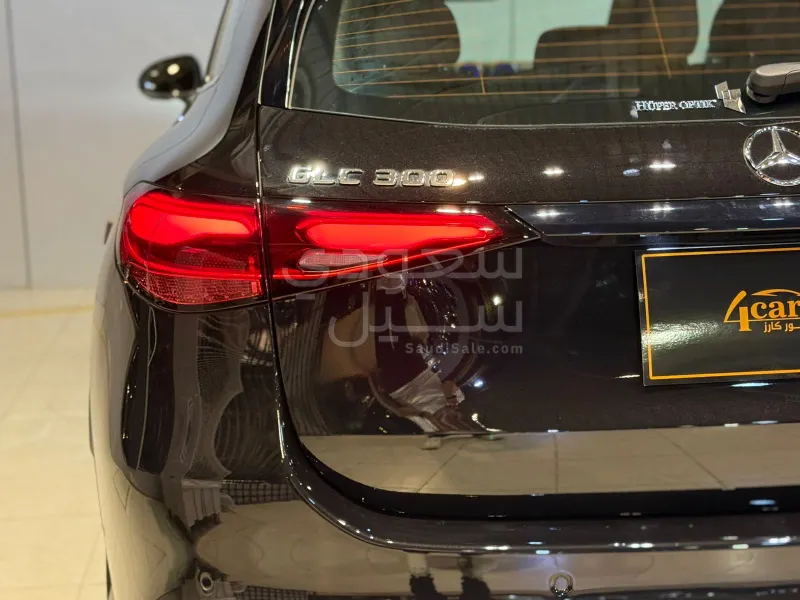 2025 مرسيدس - بنز جي إل سي 300