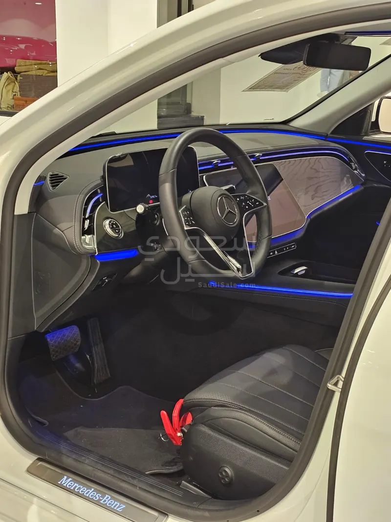 2025 مرسيدس - بنز إي 200