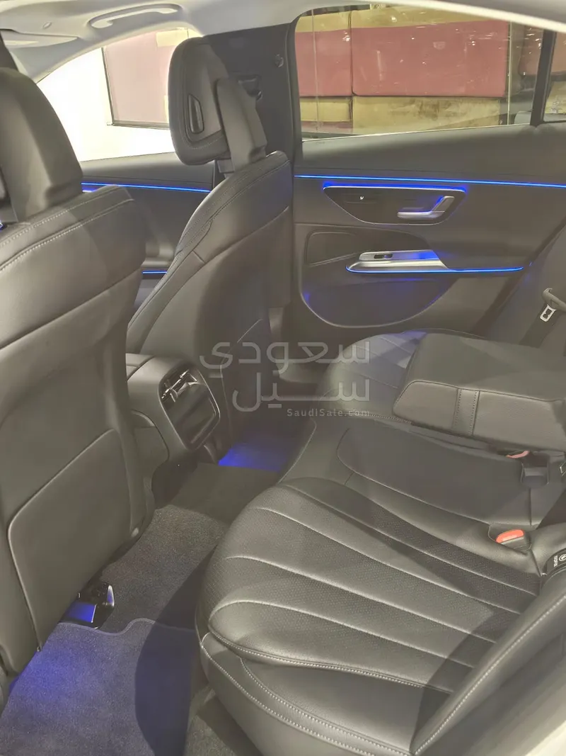 2025 مرسيدس - بنز إي 200