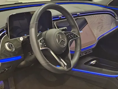 2025 مرسيدس - بنز إي 200