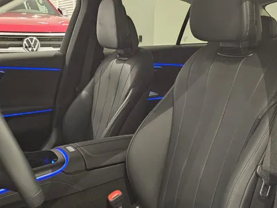 2025 مرسيدس - بنز إي 200