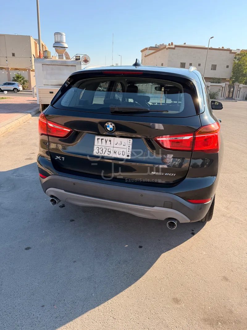 2020 بي ام دبليو الفئة اكس 1